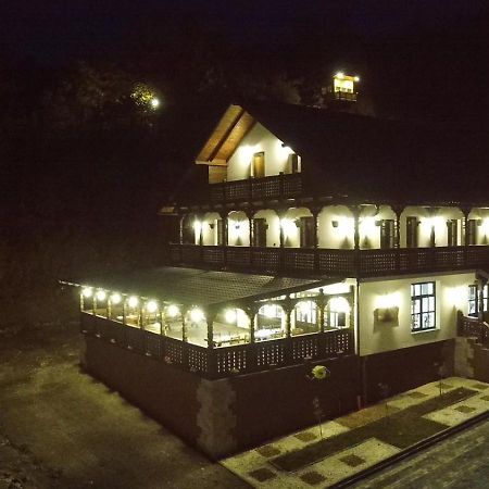 Mosia Dar In Rai Berbesti Exterior foto
