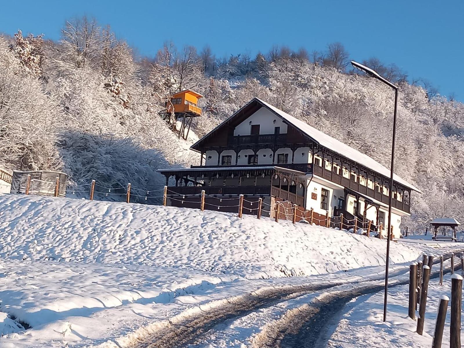 Mosia Dar In Rai Berbesti Exterior foto